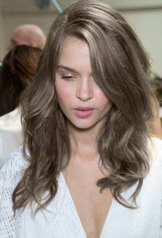 Las mejores 68 ideas de light ash brown | coloración de cabello, color de cabello, color de pelo Color For Fair Skin, Brown Hair Cuts, Pale Skin Hair Color, Hair Color For Fair Skin, Hairstyles Simple, Dark Blonde Hair Color, Ash Hair Color, Simple Hairstyles