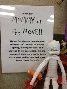 a sign that says, meet our mommy on the move which is for him starting monday