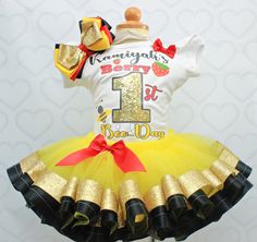 Sunflower Outfit, Tutu Dress Costumes, Sunflower Party, Bee Day, Pink Toes, Sunflower Dress, Custom Tee, Birthday Tutu, Baby Outfit