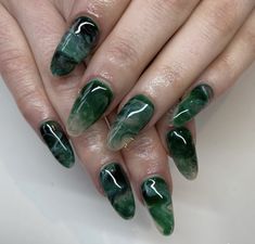 Moss Agate Nail Art, Moss Agate Nails, Woodsy Nails, Malachite Nails, Green Jelly Nails, Moss Nails, Nature Nail Art, Nails Dark Green, Forest Nails