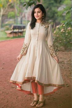 डिजाइनर कपड़े, Mode Turban, Long Kurti Designs, Long Gown Dress, Long Dress Design, Dress Neck Designs