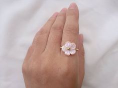 Pink Mother of Pearl Flower Ring, Shell flower Ring, Floral Ring, Gold ring, Wire wrapped Ring, brid Pearl Flower Ring, Pink Flower Ring, Mother Of Pearl Rose, Peace Ring, Wire Jewelry Patterns, Shell Flowers, Gold Leaf Rings, Blue Gemstone Rings, Ring Wire