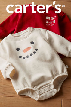 Explore our new collection of Christmas-inspired outfits for babies, crafted from sustainable materials, just in time for the holidays at Little Planet by Carter's. Holiday Baby, Dutch Babies, Carters Baby, Kid Outfit, Apple Watch Bands Fashion, Organic Kids Clothes, Dutch Baby, Kid Clothes, Pregnancy Tshirts