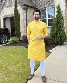 Haldi Groom Dress, Haldi Kurta For Men Yellow, Boys Haldi Outfit, Boys Kurta Poses, Haldi Kurta For Groom, Haldi Braid, Kurta For Haldi Function Men, Yellow Kurta Men For Haldi, Haldi Ceremony Outfit For Groom