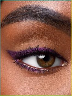 Fenty Beauty's #FLYPENCIL in 'Purple Stuff' for a shimmering, pigmented purple wing to take any look to the next level! Coloured Eyeliner Brown Eyes, Winged Eyeliner Brown Eyes, Purple Eyeliner Brown Eyes, Purple Liner Makeup, Colorful Eyeliner Makeup, Eyeliner Colors, Eyeliner Brown Eyes, Plum Eyeliner, Under Eye Lines