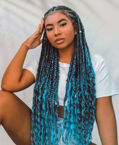 Fulani braids are the rave these days, want to get one? These are the latest most beautiful fulani braids hairstyle ideas on the internet right now. Afro Braids, Colored Braids, Cute Box Braids Hairstyles, Fulani Braids, Braids With Curls, Girls Braids, African Braids Hairstyles