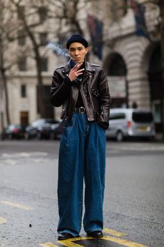 Wisdom Fashion Tiktok, Brit Punk Fashion, Unique Fashion Outfits Men, Mens Tiktok Outfits, 80s Punk Fashion Male, Leather Jacket Street Style Men, Men's Punk Fashion, Men’s French Fashion, Street Snap Men