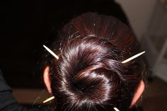 Knitting needles. Perfect secret hair weapons. And also useful for chilly times :) Angel Hair, 90s Hairstyles, Creative Makeup Looks, Frizzy Hair, Creative Makeup, Knitting Needles, Hair Inspo, Cute Hairstyles