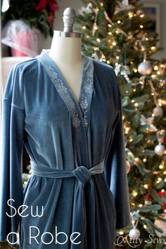 How To Sew A Robe, Robe Pattern Free, Birthing Center, Tips Menjahit, Robe Diy, Bridesmaids Robes, Flannel Robe