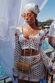 Hippie Rave Outfits, Outfit Lollapalooza, Rave Outfits Ideas, Coachella Inspired Outfits, Bonnaroo Outfits, Unique Rave Outfits, Cochella Outfits