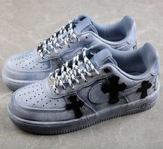 Step up your shoe game with our Blue Chrome Hearts Custom Air Force 1 shoes. Designed by industry experts, these shoes feature a striking blue color and the iconic Chrome Hearts logo for a unique and stylish look. Made with high-quality materials and precision craftsmanship, these shoes are a must-have for any fashion-forward individual. Elevate your style today. - Brand new with box- Hand-painted with Angelus Leather Paints- Worldwide shipment. - All customs are waterproof scratch resistant.- Simply select your correct size!!! Custom Air Force 1 Pink, Pink Chrome Hearts, Blue Chrome, Air Force 1s, Pink Chrome, Bridal Wedding Shoes, Unique Sneakers, Custom Air Force 1, Statement Shoe