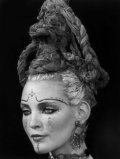 Nadja Auermann, Look Festival, Festival Makeup, Face Tattoo, Maquillage Halloween, Fantasy Makeup, Costume Makeup, Makati, John Galliano