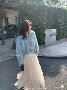 Japanese Feminine Style, Korean Long Skirt Outfits, White Tulle Skirt Outfit, Long Skirt Outfits Korean, Tulle Skirt Outfits Casual, Cherry Blossom Outfit, Sweater Skirt Outfit, Shawl Outfit, Tulle Skirts Outfit