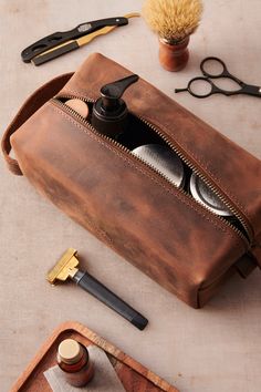 Mens Dopp Kit, Personalized Toiletry Bag, Leather Padfolio, Gift For Groomsmen, Vintage Style Bag, Mini Leather Backpack, Leather Dopp Kit, Mens Toiletry Bag, Leather Bag Pattern