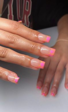 Nails July, Spring Acrylic Nails, Broken Nails, Summery Nails, Girly Acrylic Nails, French Tip Acrylic Nails, Simple Acrylic Nails, Glow Nails, New Nails