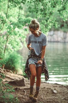 Hiking Boots Outfit, Best Hiking Boots, Camping Outfits, Trik Fotografi, Hiking Outfit, Looks Style, Adventure Awaits