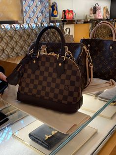 Black Louis Vuitton Bag, Expensive Purses, Lv Alma, Sac Louis Vuitton, Lux Fashion, Chanel Backpack, Alma Bb, Latest Bags