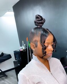 Black Women Natural Hairstyles, Women Natural Hairstyles, Top Knot Bun, Weave Ponytail Hairstyles, Knot Bun, Black Ponytail Hairstyles, Curly Bangs, Ball Hairstyles, Braids Hairstyles Pictures