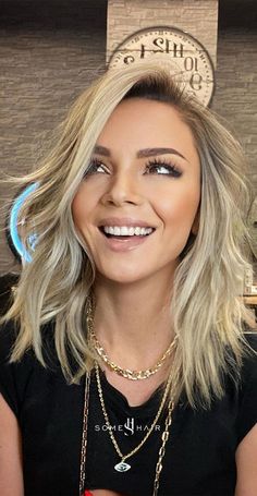 Blonde Layered Medium Length Hair, Short Blonde Haircuts With Layers, Blonde Hairstyles Medium Length Layers, Blind Shoulder Length Hair, Medium Length Hairstyle With Layers, Medium Length Haircut Wavy Hair Blonde, Blond Hairstyles Medium Length, Layered Blond Hairstyles, Blonde Lob Hair 2023