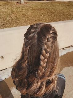 Portret Feminin, Easy Hairstyles Quick, Hand Mehndi, Casual Hairstyles, Braided Bun, Easy Hairstyles For Long Hair