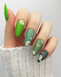 Welcome spring with these Gradient Green Spring Nails! Perfect for St. Patrick's Day nails 2025, they blend soft greens with floral accents, making them stunning March nails. Dive into more st patricks day nail designs and green nail ideas now! March Nail Art, Nails 2025, Simple Spring Nails, St Patricks Day Nails, Green Nail Designs, Nail Pops, Spring Nail Colors, Green Nail