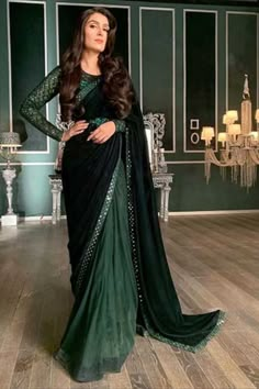 Velvet Saree, Sarees For Girls, Sari Design, Pakistani Clothes, Pakistani Style, Diana Penty, Saree Style, Beautiful Sarees, Fancy Sarees Party Wear