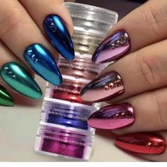 Six pieces of metallic chrome effect pigments in the form of mirror dust are included in this set for creating stunning nail designs. Different Chrome Nails, Gel Nail Designs Chrome, Glitter Chrome Nails, Gel Chrome Nails, Chrome Nail Designs, Ombre Chrome Nails, Purple Chrome Nails, Mirror Nails Powder, Chrome Designs