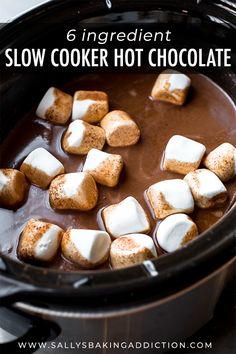 slow cooker hot chocolate with marshmallows in it