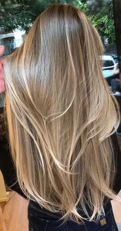 Dark Blonde Hair To Light Blonde, Haircolor Blonde Balayage, Dark To Blonde Transformation, Light Hair For Brunettes, Blonde And Light Brown Balayage, Blonde Highlights On Fair Skin, Blonde Hilights In Brown Hair, Blonde On A Brunette, Blond For Brunettes