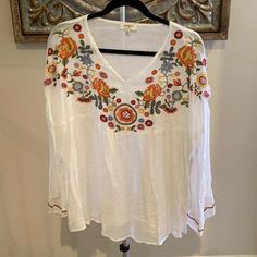 Never Worn Umgee Embroidered Top Casual Embroidered Top With Intricate Embroidery For Spring, Floral Embroidered Top For Fall Vacation, Floral Embroidered Top For Vacation In Fall, Embroidered Tops For Fall Vacation, Embroidered Top For Vacation In Fall, Casual Floral Embroidered Top For Brunch, Umgee Tops, Embroidered Top, Color White