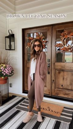 Leggings And Mules Outfit, Winter Leggings Outfit Work, Professional Leggings Outfit Work, Leggings Dressed Up, Leggings Outfit Fall 2024, Long Cardigan With Leggings, Leggings Cardigan Outfit, Brown Leggings Outfit Winter, Legging Winter Outfits