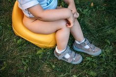 5 Tips for Effective Potty Training. Potty training can be an overwhelming task, but it's pivotal for many new ventures for your child. Check out this article to learn some tricks and tips on how to potty train your child. Potty Training Methods, Elimination Communication, How To Potty Train, Potty Seat, Potty Chair, Potty Train, Training Pants, Potty Training