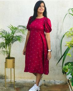 Maxi Frocks For Women, Mini Frocks For Women, Puff Sleeve Dress Indian, Normal Kurti Designs, Normal Frock Designs, Hands Models For Long Frocks, Aline Frocks For Women