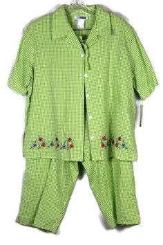 CM Shapes Green Check Women's Pants Set of 2 Embroidered Size 1X  BIN004 Material: 100% cotton Measurements: Pants waist 42" hips 44"  inseam 22"  overall length 35"; Blouse  shoulder 18"  sleeve 10"  armpit 48" Condition: New, with tag Please ask questions before bidding/buying :)Thanks for visiting. Have fun shopping:)! Casual Cotton Sets With Floral Embroidery, Spring Cotton Embroidered Sets, Embroidered Cotton Sets For Spring, Spring Embroidered Cotton Sets, Casual Embroidered Fitted Sets, Casual Fitted Sets With Embroidery, Casual Fitted Embroidered Set, Embroidered Cotton Short Sleeve Sets, Green Cotton Pants For Daywear