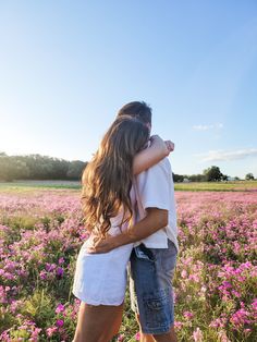 Photoshoot ideas, couples poses, couples photoshoot, flower field, flower poses, Boyfriend Poses, Flower Field Photoshoot, Field Photoshoot, Inspo Pics, Couples Poses, Couples Poses For Pictures, Couples Photography