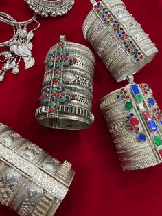 Oxodice Jewellery, Swipe Game, Deepika Padukone Hair, Cultural Clothes, Kutchi Work, Afghanistan Culture, Afghan Culture, Afghani Clothes, Multi Cultural