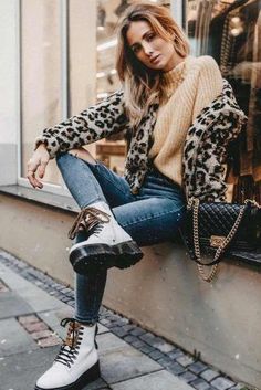 Stylish Combat Boots Combos Every Fashionable Lady Should Consider ★ Outfits With Combat Boots, Combat Boot Outfits, Dr Martens Outfit, Chique Outfit, Style Converse