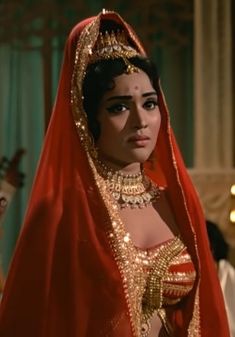 Old Bollywood Actress, Indian Women Painting, Royal Indian, Black Woman Artwork, Body Types Women, Indian Princess, Bollywood Pictures, Pakistani Wedding Outfits, Royal Aesthetic