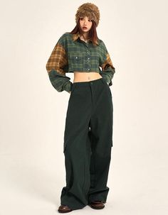 Applicable age: 18-24 years old Size: XS S M L XL style: street Street: Athleisure Women's trousers waist height: natural waist colour type: Green Item number: K4654E24 Season of the Year: Winter 2022 Thickness: Regular Clothing style details: pocket Length: trousers Women's pants type: straight pants Material composition: cotton Casual Oversized Wide Leg Pants For Streetwear, Trendy Baggy Green Wide Leg Pants, Trendy Green Baggy Wide Leg Pants, Casual Green Cargo Pants, Baggy High Waist Pants For Fall, High Waist Baggy Pants For Fall, Trendy Green Parachute Pants For Fall, Fall Streetwear Pants, Fall Streetwear Cargo Pants