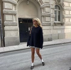 pic= @matildadjerf on insta Djerf Style, Style Stockholm, Matilda Djerf Style, Matilda Djerf, Autumn Fits, Interview Outfit, Summer Fits, How To Pose, 가을 패션