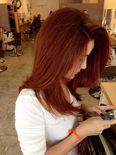 Dark Auburn Hair, Red Copper Hair Color, Maroon Hair, Copper Red Hair, Bright Red Hair, Medium Short Hair