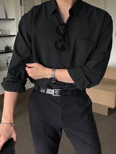 Free Returns ✓ Free Shipping✓. DAZY Men Solid Pocket Patched Shirt- Men Shirts at SHEIN. Black Shirt Outfits, Black Outfit Men, Shirt Outfit Men, Work Fits, Mens Casual Dress Outfits, Men Stylish Dress, Guys Clothing Styles, Elegante Casual, Cool Outfits For Men