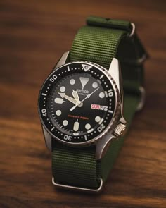 Seiko Skx013, Minimal Watch Design, Mens Designer Watches, Vintage Watches For Men