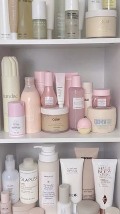 Dream Skincare, Koleksi Makeup, Pink Board, Preppy Things, Skincare Inspiration, Pink Lifestyle, Skincare Routines, Glow Recipe