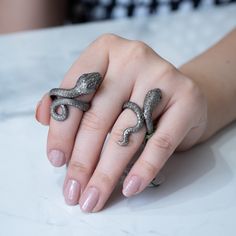 Snake Diamond Ring, 925 Sterling Silver Ring, Vintage Snake Ring, Ruby Eye Snake Ring Serpent Diamond Ring, Boho Snake Ring, Christmas Gifts GEMSTONE DETAILS : ✦ Gemstone: Ruby ✦ Gemstone Type: Natural ✦ Gemstone Shape: Round ✦ Gemstone Color: Red ✦ Gemstone Cut: Faceted ✦ Number of Gemstones: 1 ✦ Gemstone Grade: Excellent DIAMOND DETAILS: ✦ Diamond Type: Natural ✦ Diamond Shape: Round ✦ Diamond Color: White ✦ Diamond Cut: Faceted METAL DETAILS : ✦ Metal: 925 Sterling Silver ✦ Metal Color: Silve Boho Snake, Snake Ring Silver, Ring Ruby, Ruby Diamond Rings, Gold Armband, Red Gemstones, Snake Ring, Ruby Diamond, Ruby Gemstone