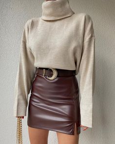 Casual Feminine Outfits, Date Outfit Fall, Feminine Outfits, Lesbian Fashion, Fall Trends Outfits, Date Outfit, Fall Leggings, Outfit Fall, Leggings Casual