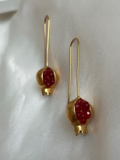 This allergy-free jewelry is 18K-24K gold plated. We produce our jewelry in our workshop in Istanbul.   We use precious stones and brass in our products. Since the stones are natural, they may have different shapes and colors, but this does not spoil their appearance.  We recommend that you remove your jewelry in the shower to ensure longer wear, and we also recommend that you avoid contact of the jewelry with perfume or other cosmetic products.  We package your jewelry in stylish boxes and send