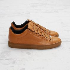 Balenciaga Arena Low-Top Sneaker (Gingembre) Shoes Inspiration, Shoe Image, Best Shoes, Shoe Inspiration, Mens Wear, Depth Of Field, Mens Style, Vans Old Skool Sneaker