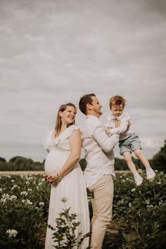 Maternity couple & toddler in the fields- summer 2021 - All rights to CoralieoftheValley White Dress Maternity Shoot, White Dress Maternity, Fall Maternity Shoot, Pregnant Photoshoot, Maternity Couple, Maternity Photography Outdoors, Family Maternity Photos, Maternity Outfit, Fall Maternity