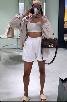 Beige Beach Outfit, Chill Summer Outfit, Slides Outfit, Looks Black, Causual Outfits, Chill Outfits, Streetwear Fashion Women, Comfortable Fashion, Looks Style